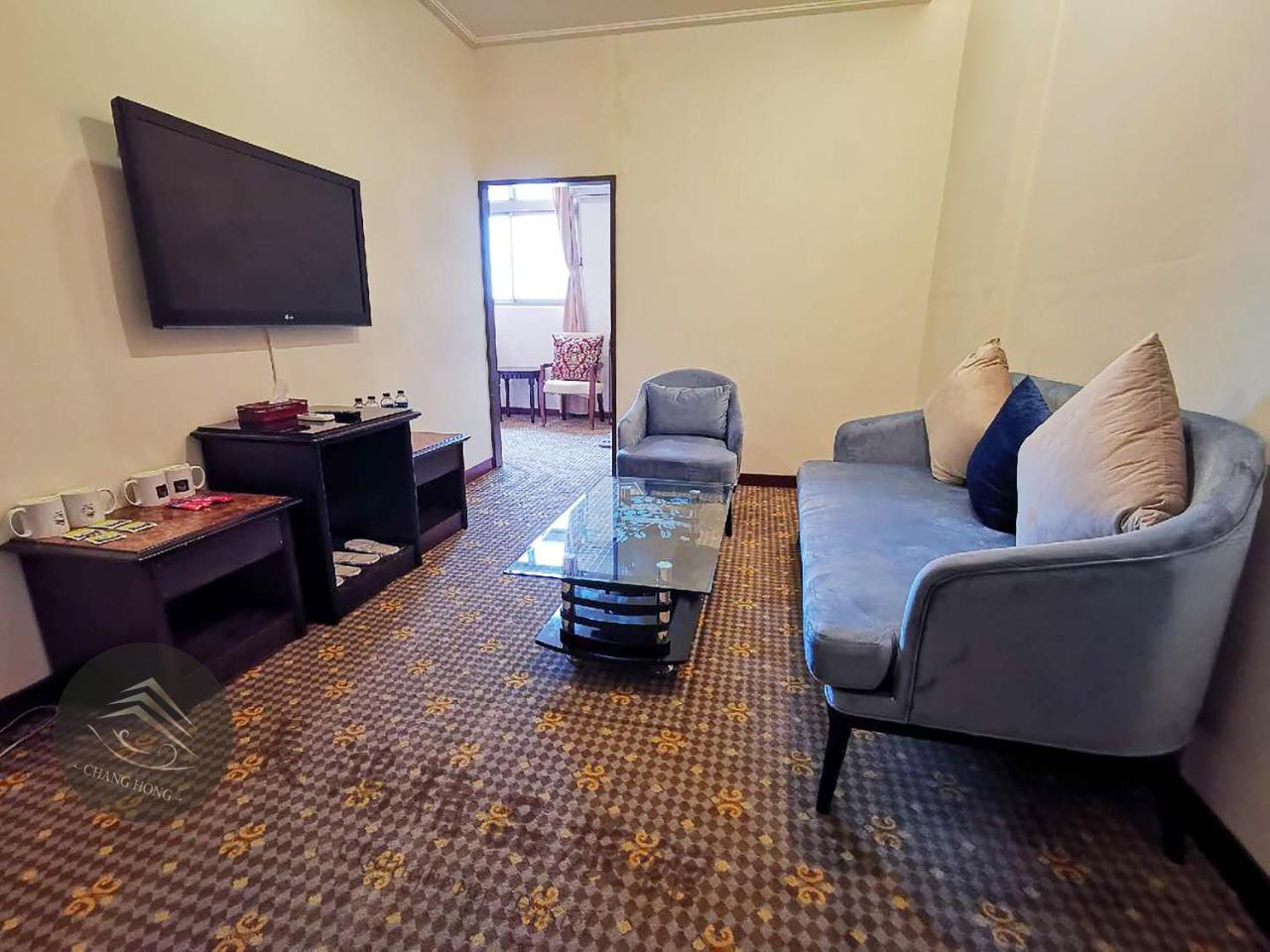 Chang Hong Hotel Jinning Екстериор снимка