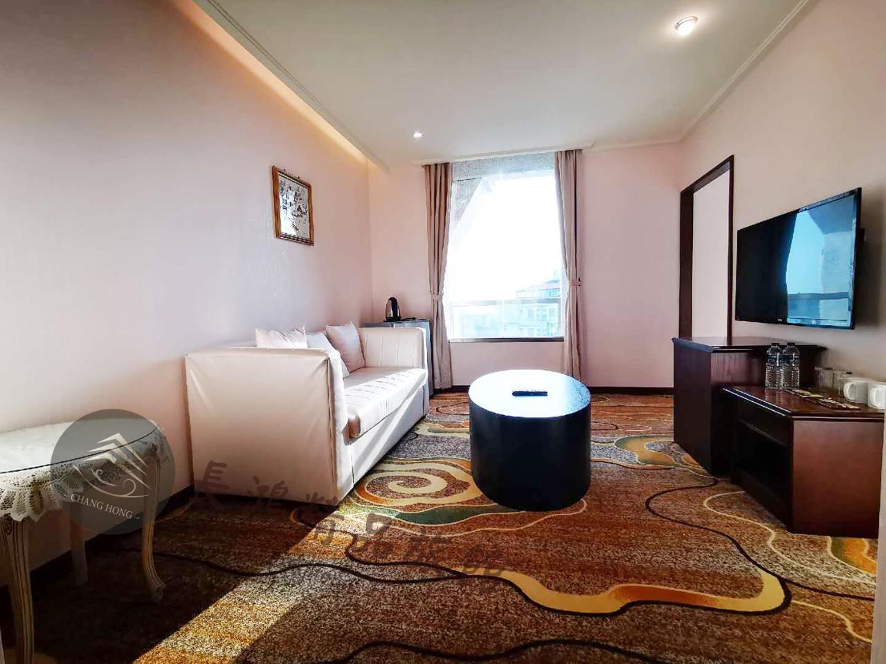 Chang Hong Hotel Jinning Екстериор снимка